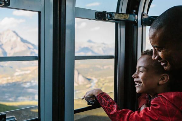  Banff and Its Wildlife Tour with Gondola